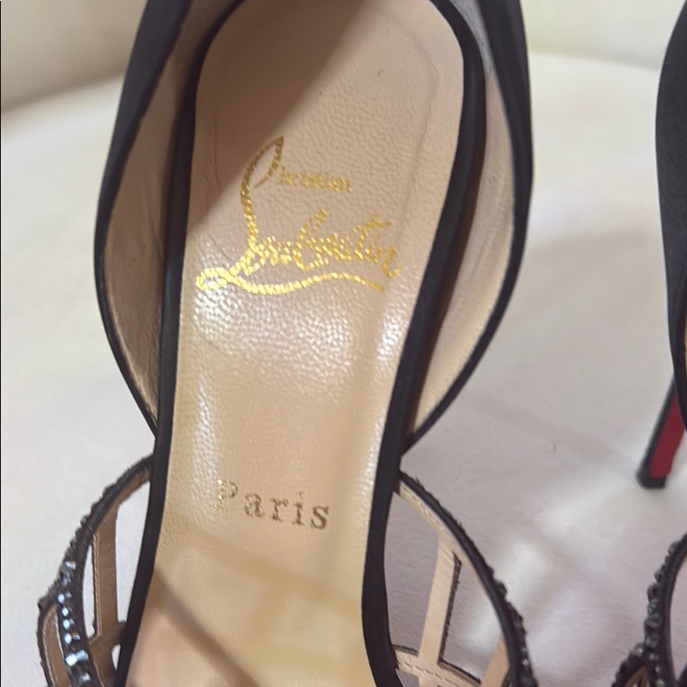 Christian Louboutin Black Heels Elegant Design - Picture 4 of 7